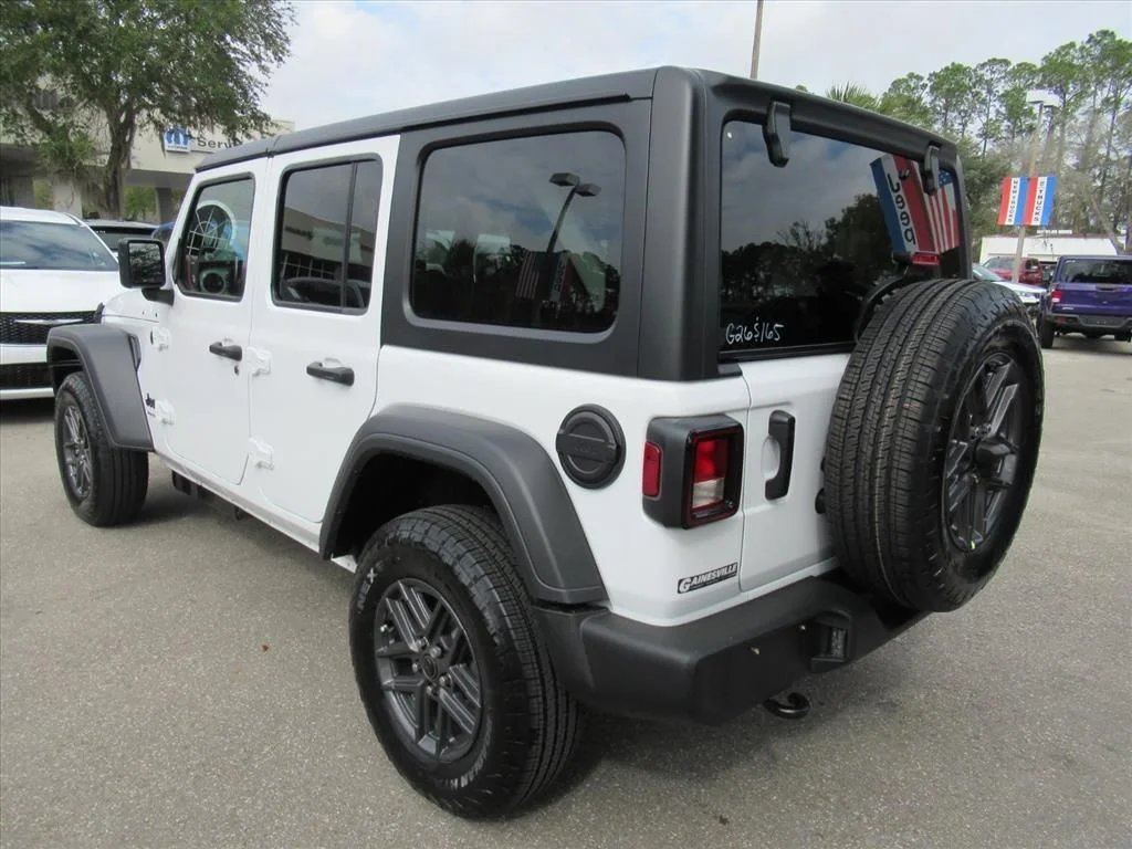 New 2026 Bright White Clear-Coat Exterior Paint Jeep Sport S image 5