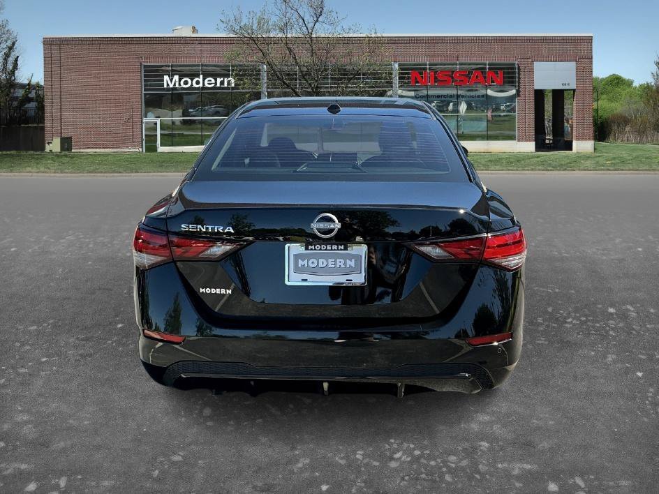 Used 2025 Super Black Nissan SV image 3