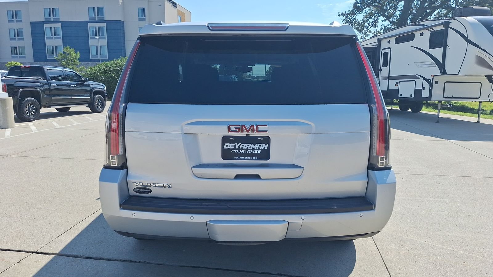 Used 2016 Silver GMC SLE image 5