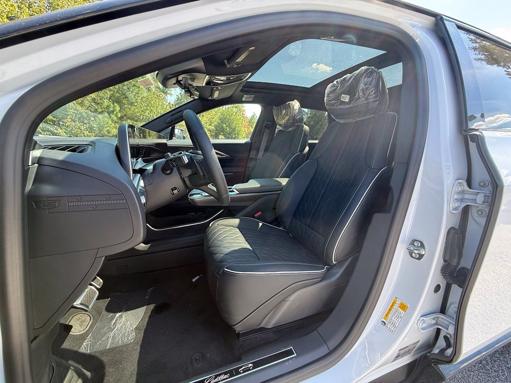 2027 Cadillac LYRIQ Signature Sport - Photo 6