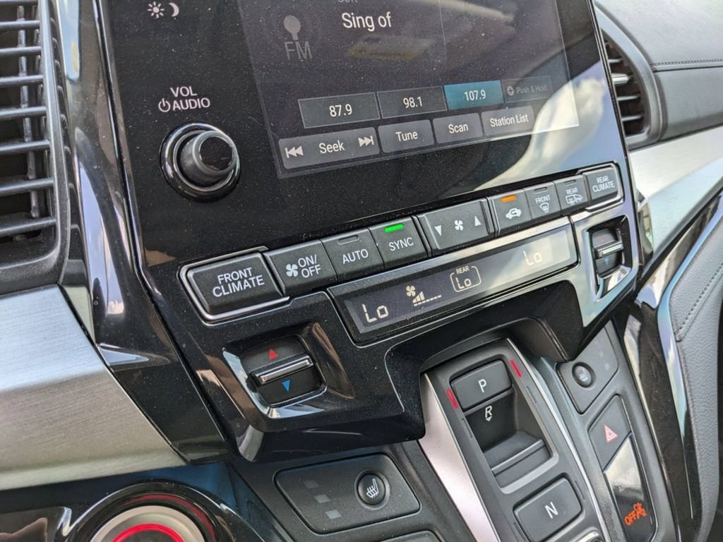 Used 2022 White Honda Touring image 21