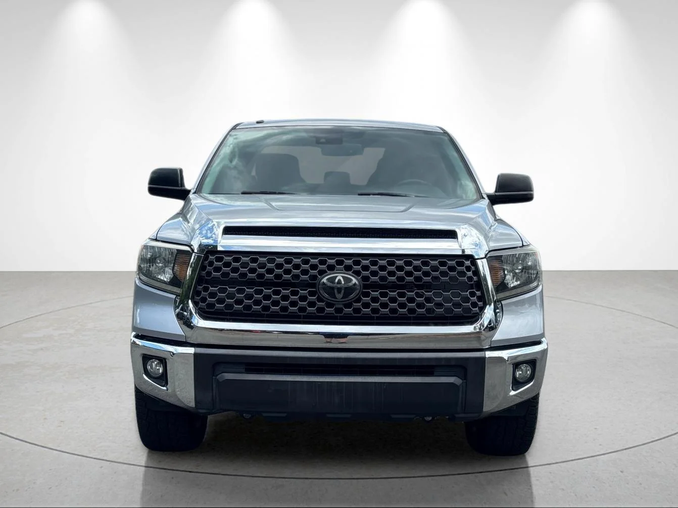 Used 2018 Silver Sky Metallic Toyota SR5 image 8