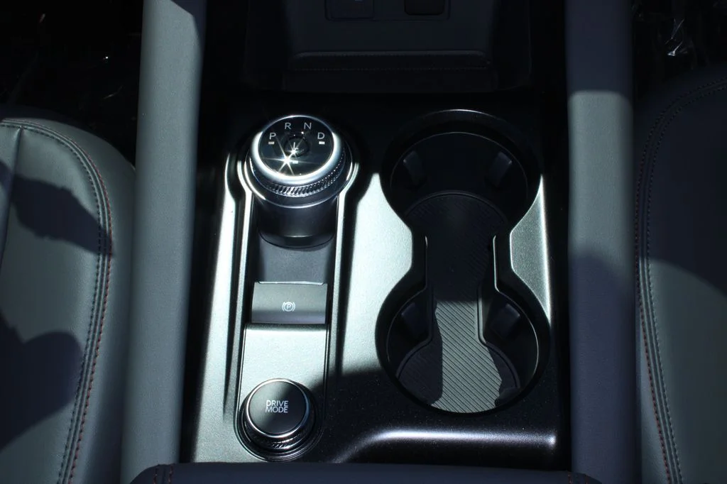 New 2027 White Ford 4DR 4WD ACTIVE image 28