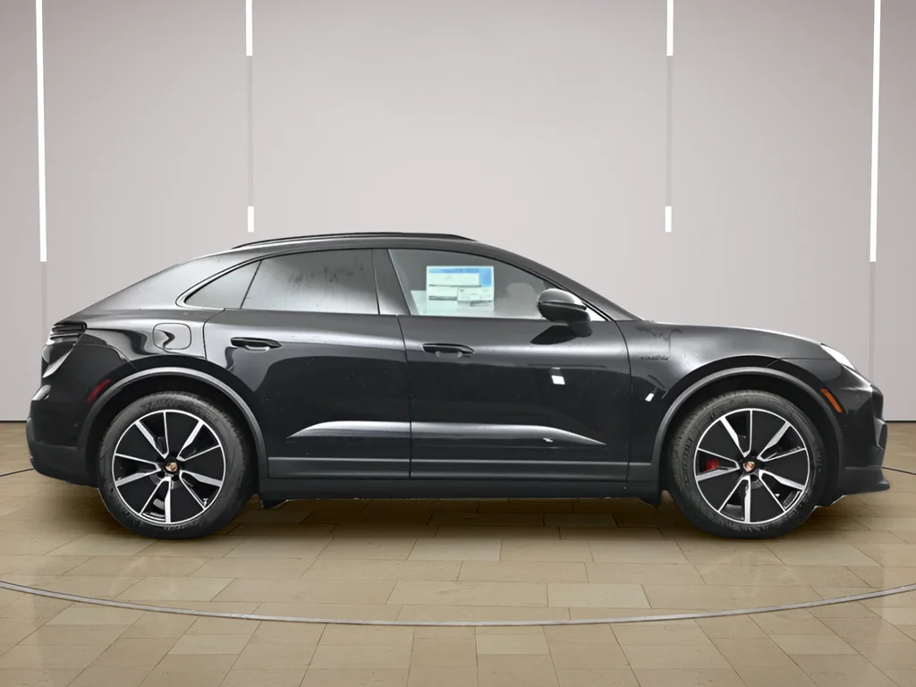 2025 Porsche Macan S - Photo 31