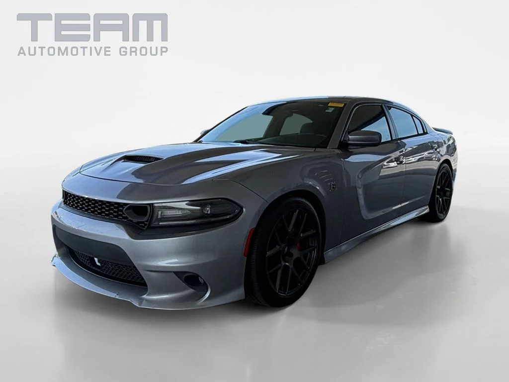 Used 2016 Silver Dodge R/T Scat Pack image 3