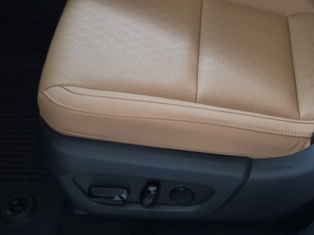 New 2026 Eminent White Pearl Lexus PREMIUM PLUS image 26