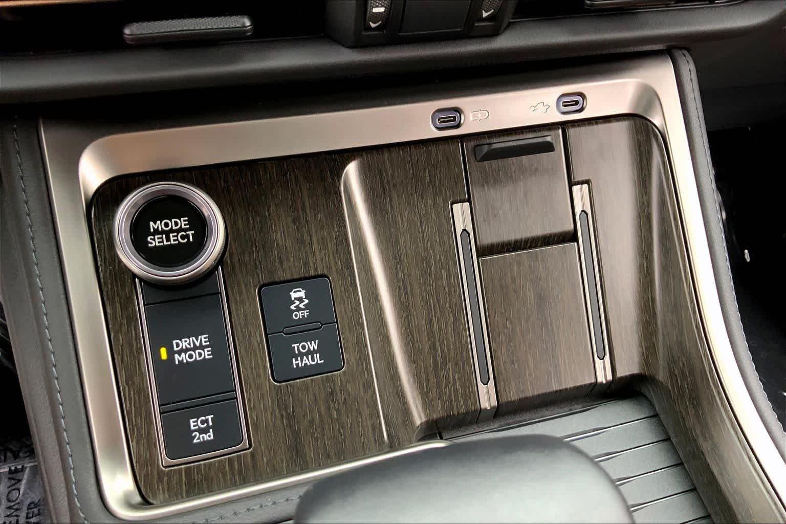 2024 Lexus GX Luxury+ - Photo 34