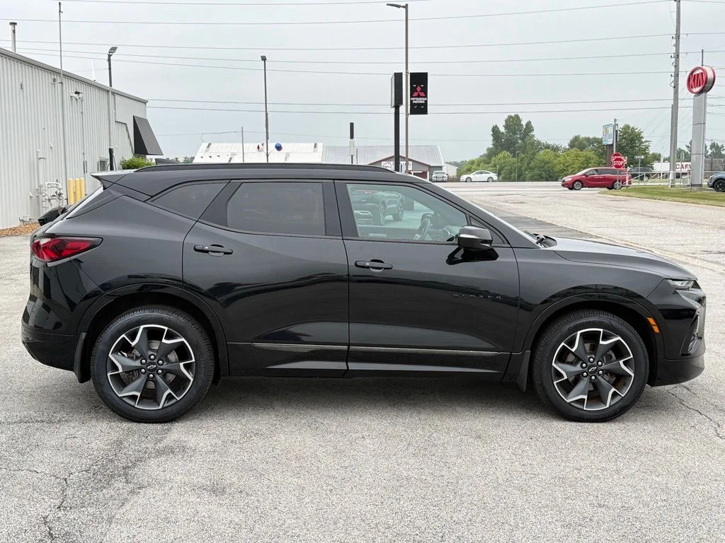 Used 2020  Chevrolet RS image 9