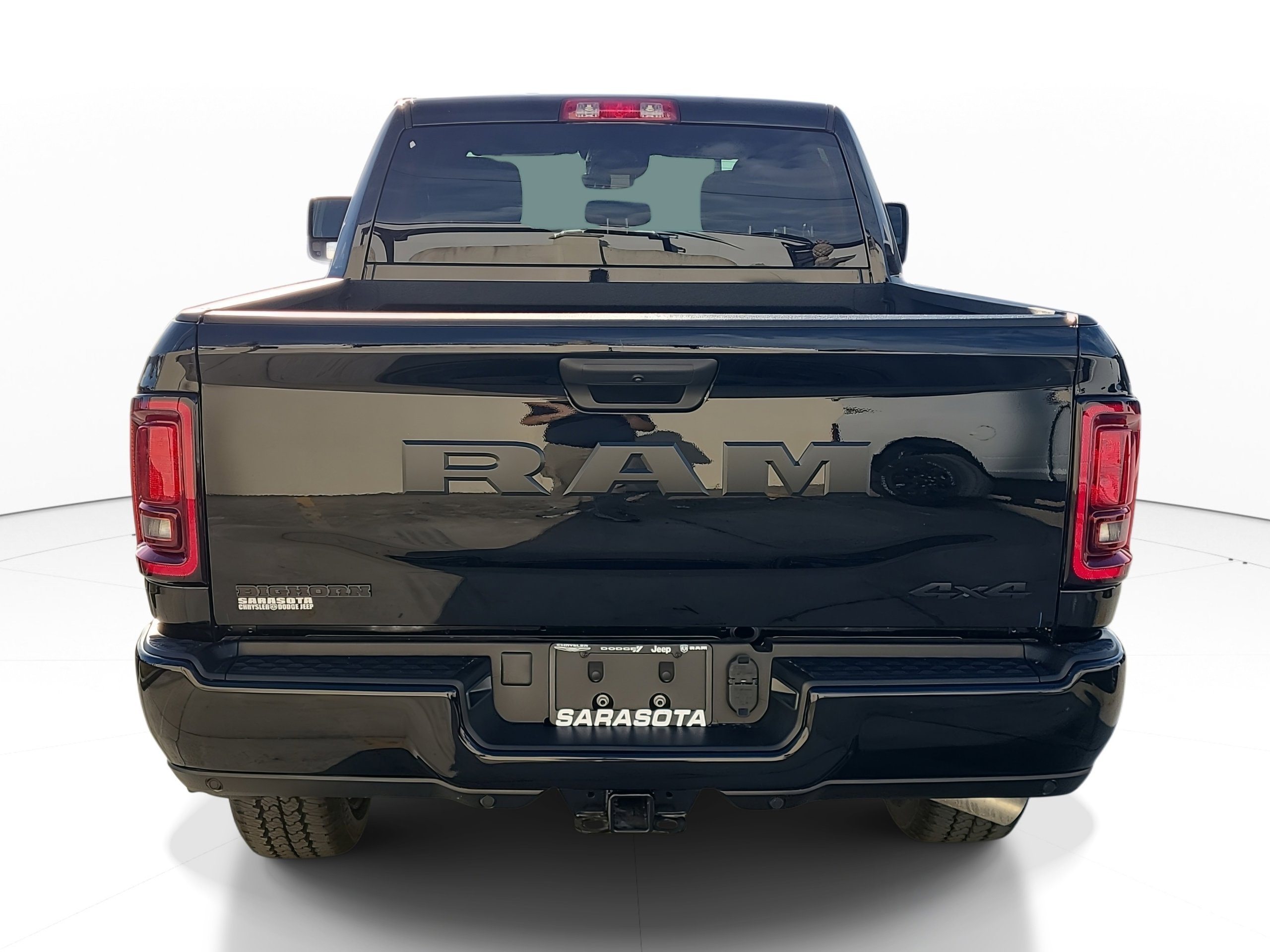 New 2026 Diamond Black Crystal Pearl-Coat Exterior Paint RAM Big Horn image 4