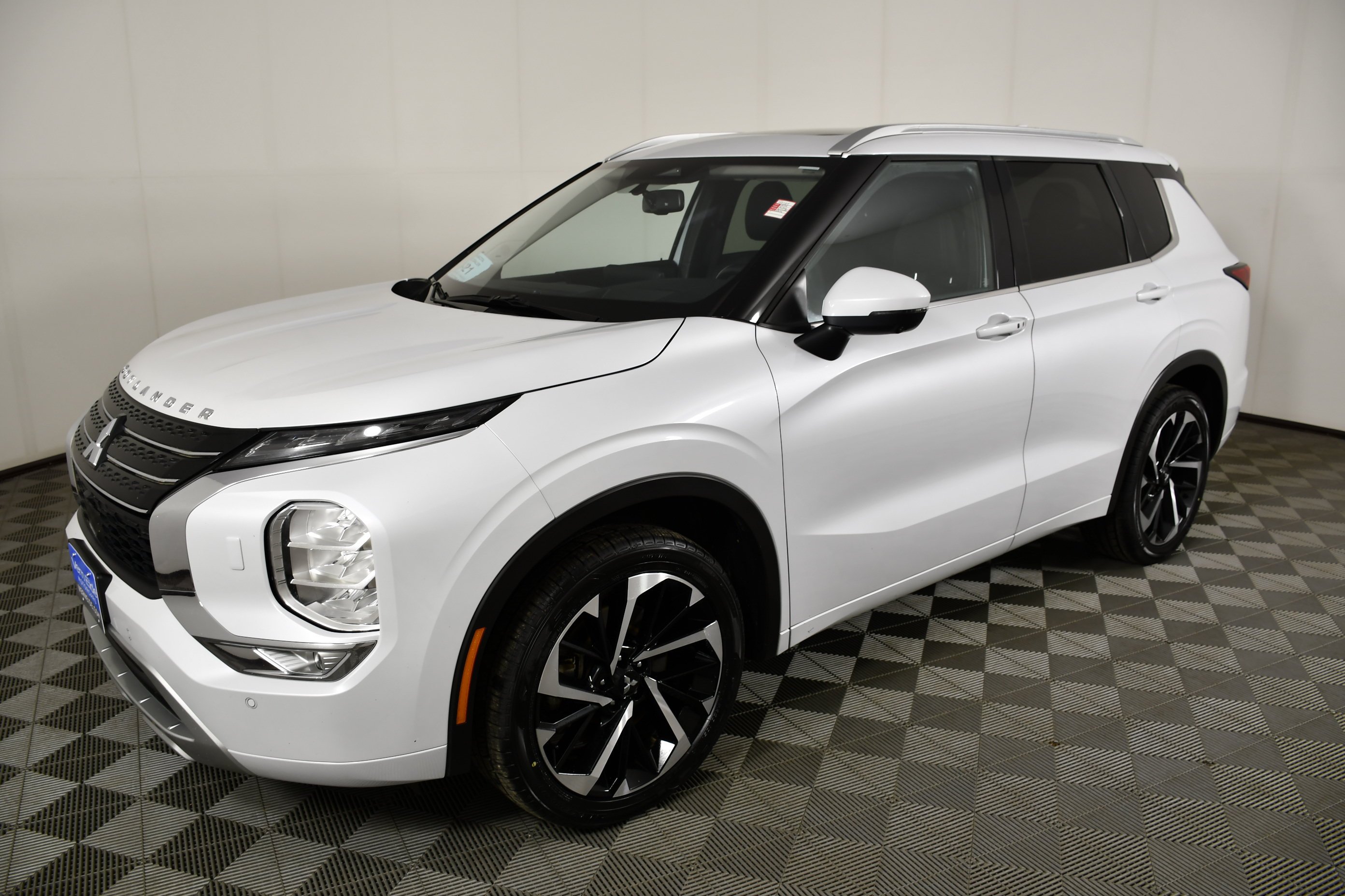2024 Mitsubishi Outlander SEL - Photo 10