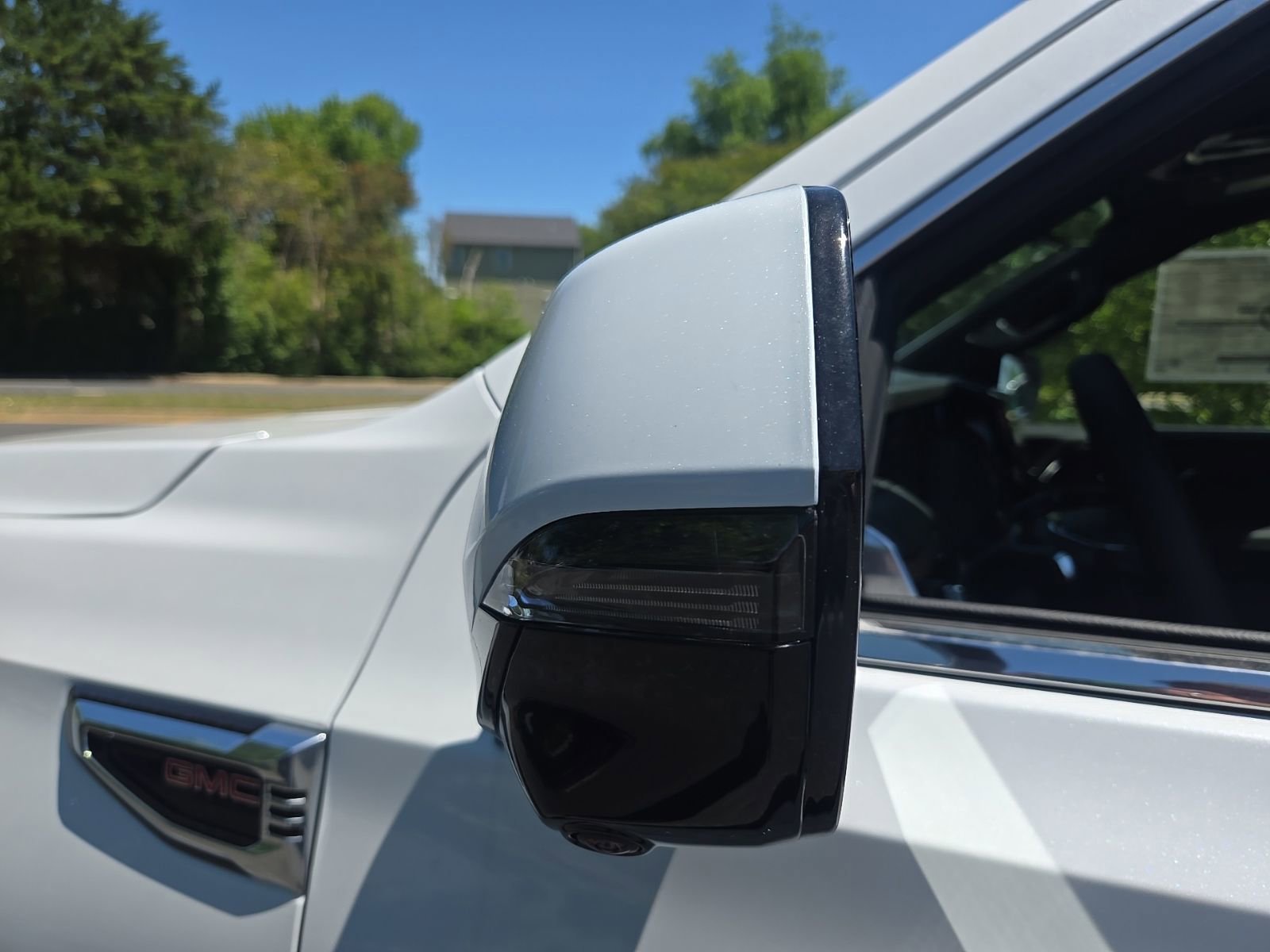 2026 GMC Yukon XL Denali - Photo 19