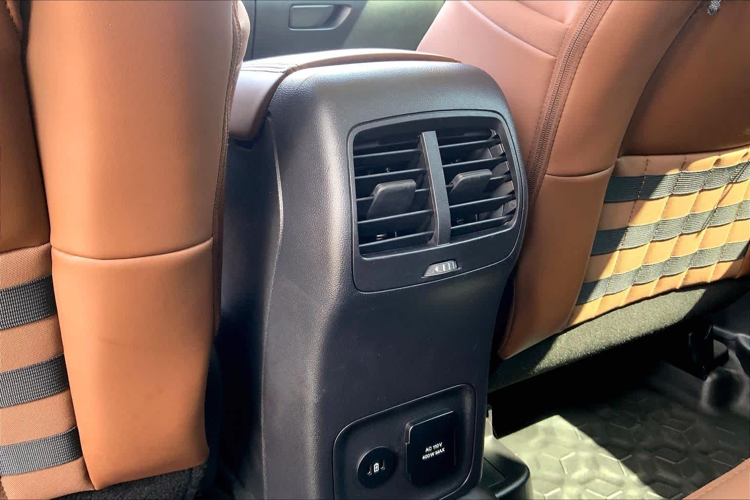 Used 2023 Cactus Gray Ford Badlands image 33