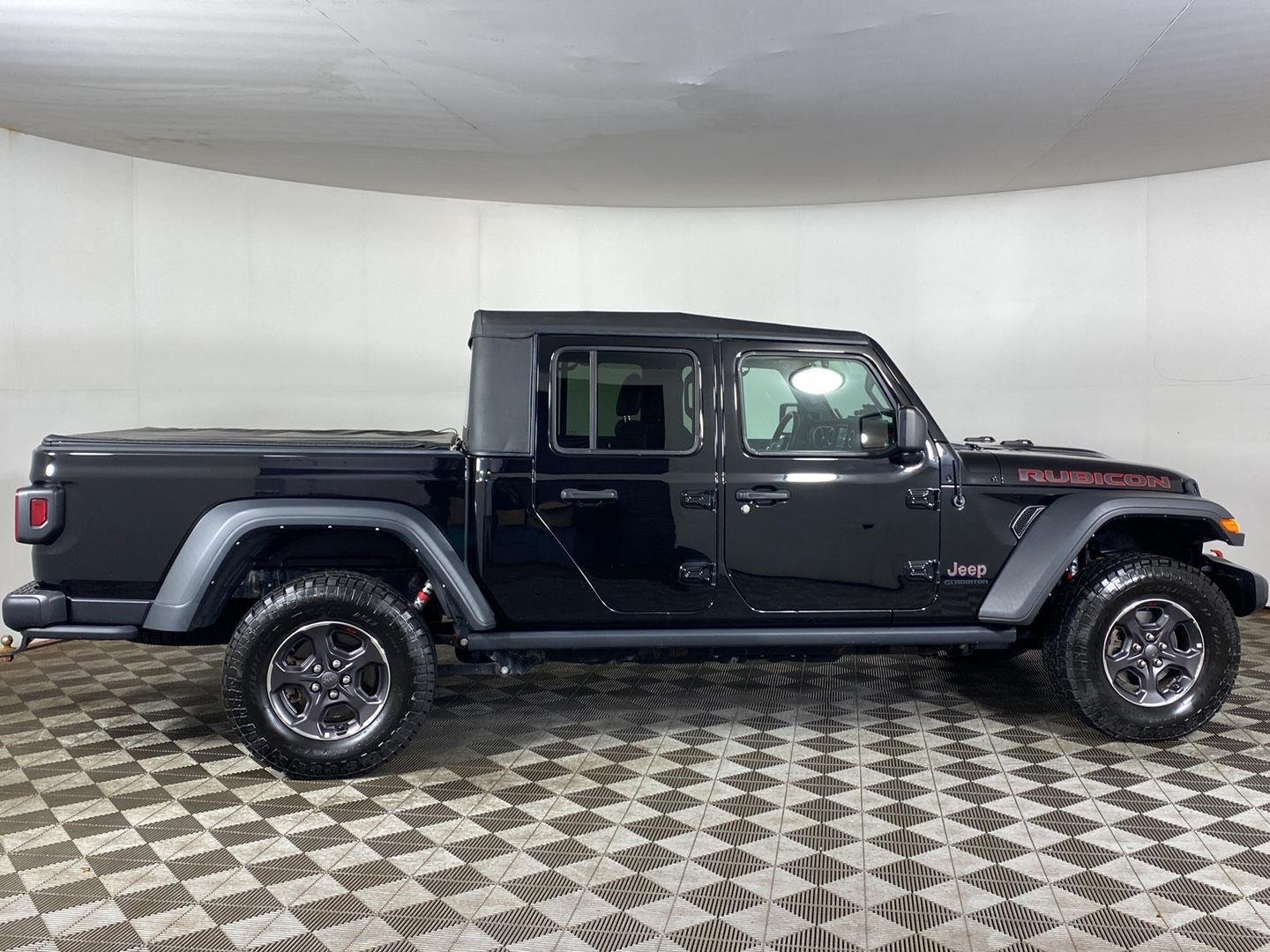 Used 2022 Black Clearcoat Jeep Rubicon image 4