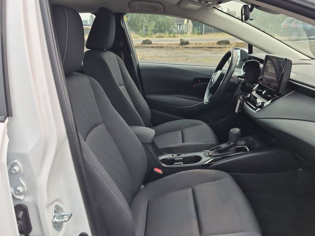 Used 2024 Ice Toyota LE image 28