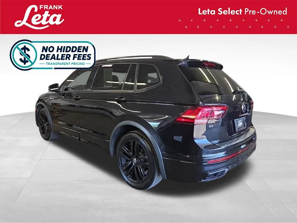 Used 2022 Black Volkswagen 2.0T SE R-Line Black image 4