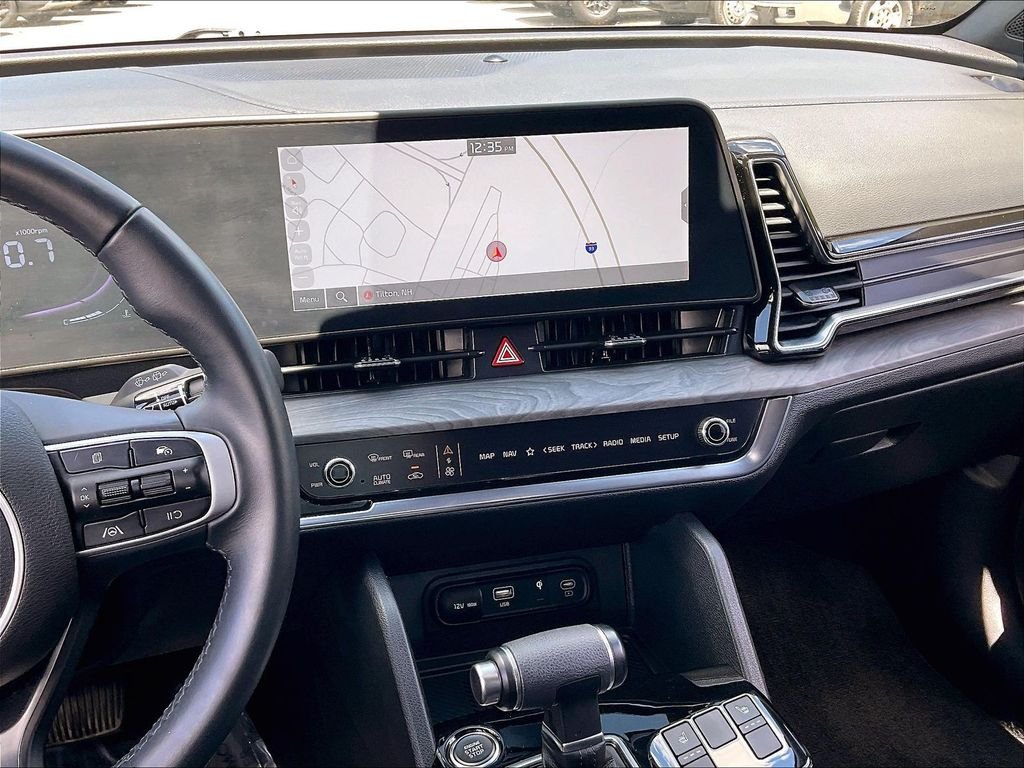 Used 2025 Wolf Gray Kia X-Line image 17