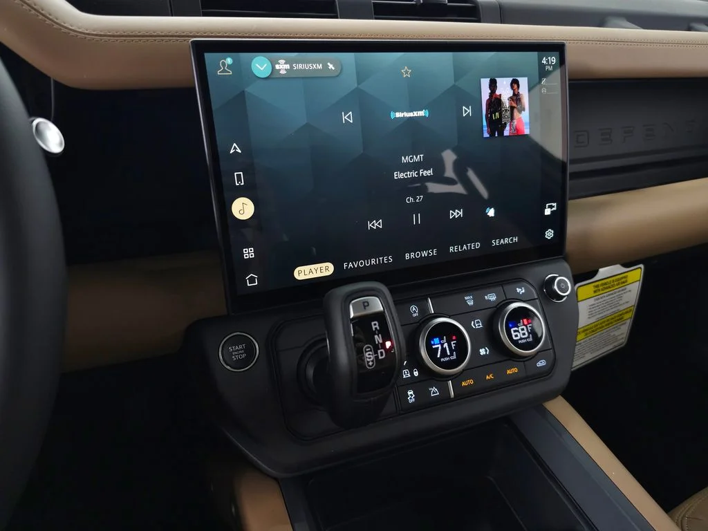 New 2026 Santorini Black Land Rover X-Dynamic SE image 21
