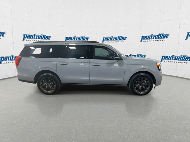 New 2027 Gray Ford Platinum image 12