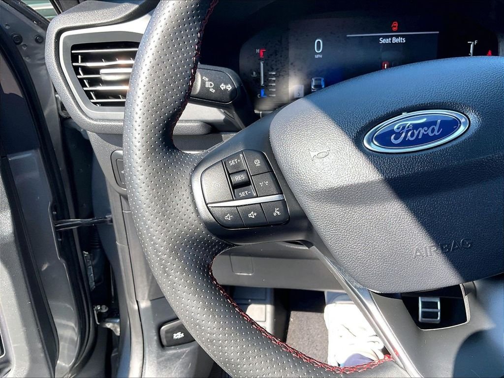 Used 2023 Gray Ford ST-Line image 22