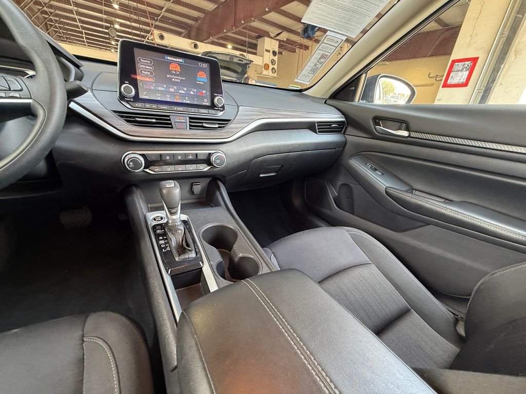Used 2025 Gray Nissan 2.5 SV image 15