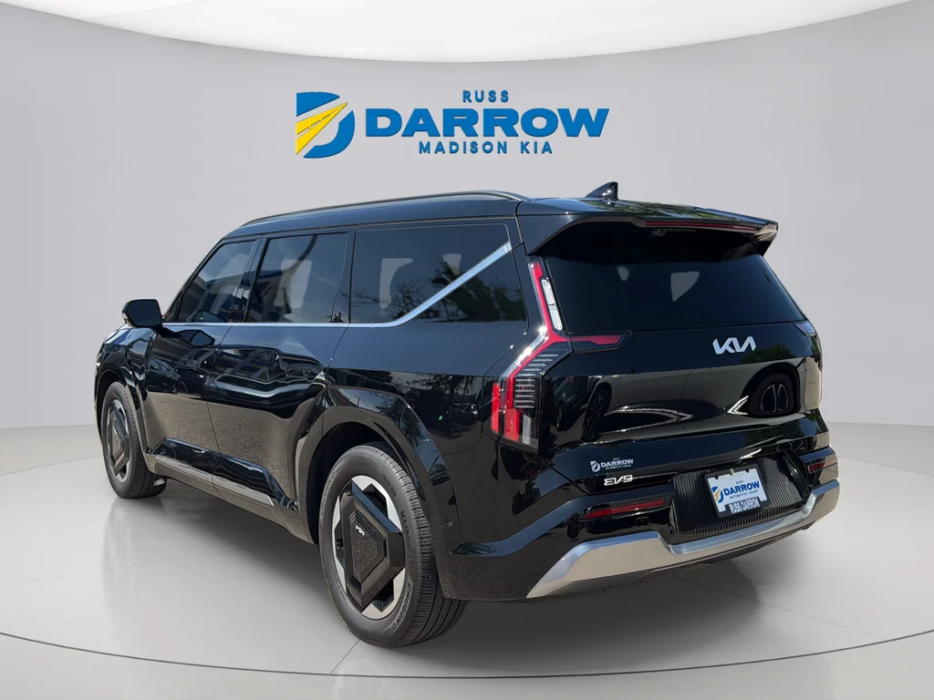 Certified Used 2024 Aurora Black Pearl Kia Land image 3