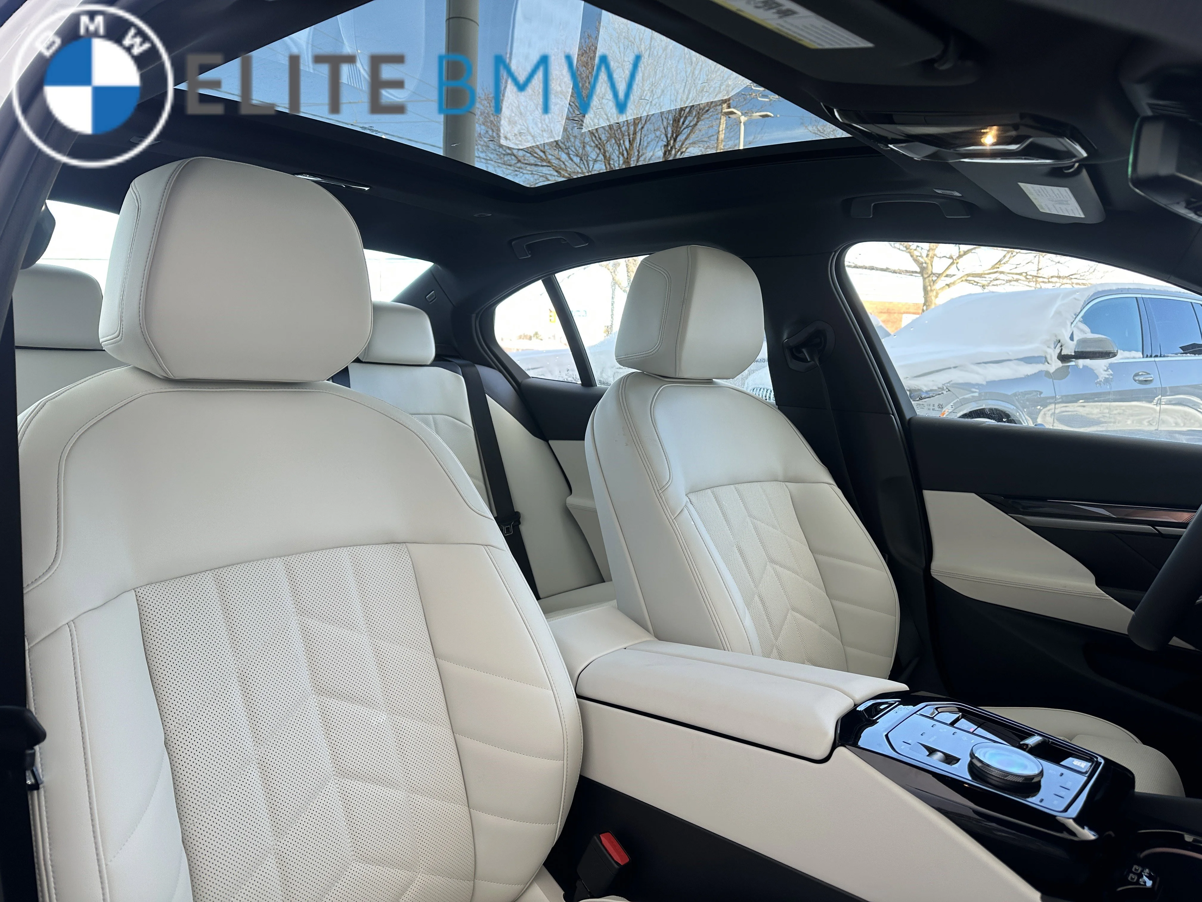 New 2026 Alpine White BMW 530i xDrive image 31