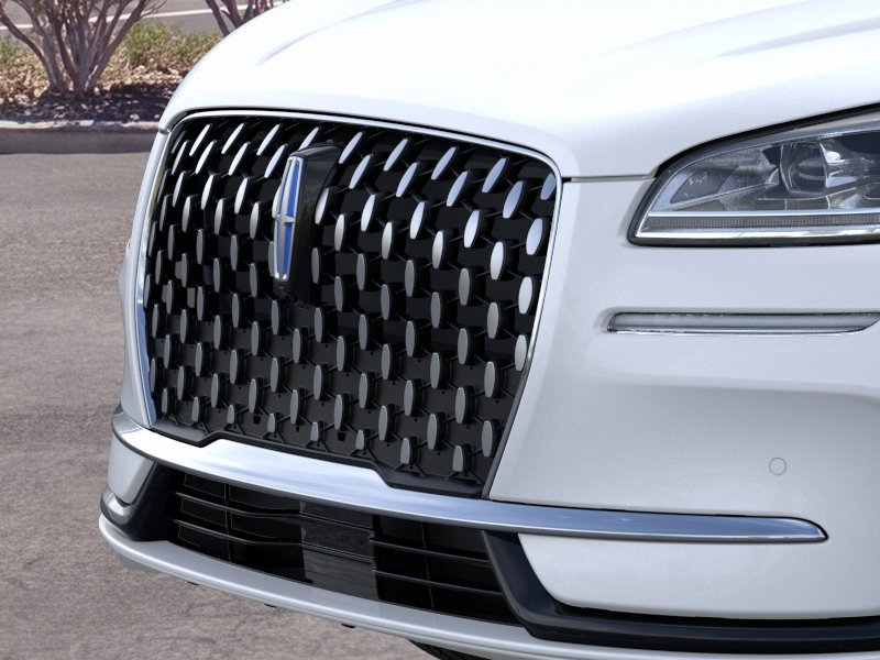 New 2025 Pristine White Lincoln Grand Touring image 45
