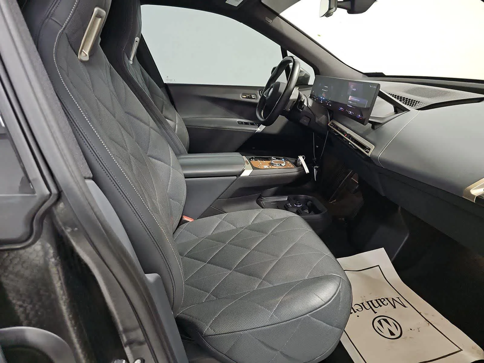 Certified Used 2024 Oxide Grey Metallic BMW xDrive50 image 9