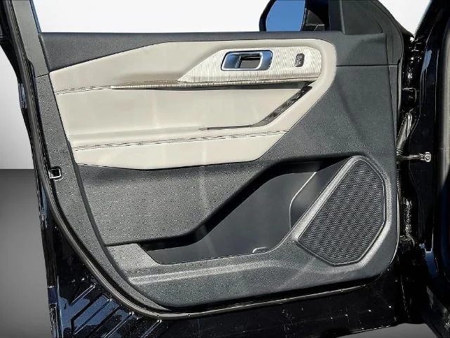 New 2027 Agate Black Metallic Ford Active image 69