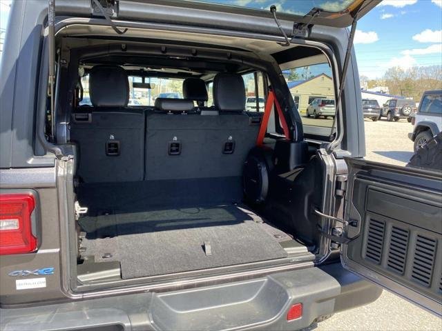 Used 2023 Granite Crystal Metallic Clearcoat Jeep Willys image 6