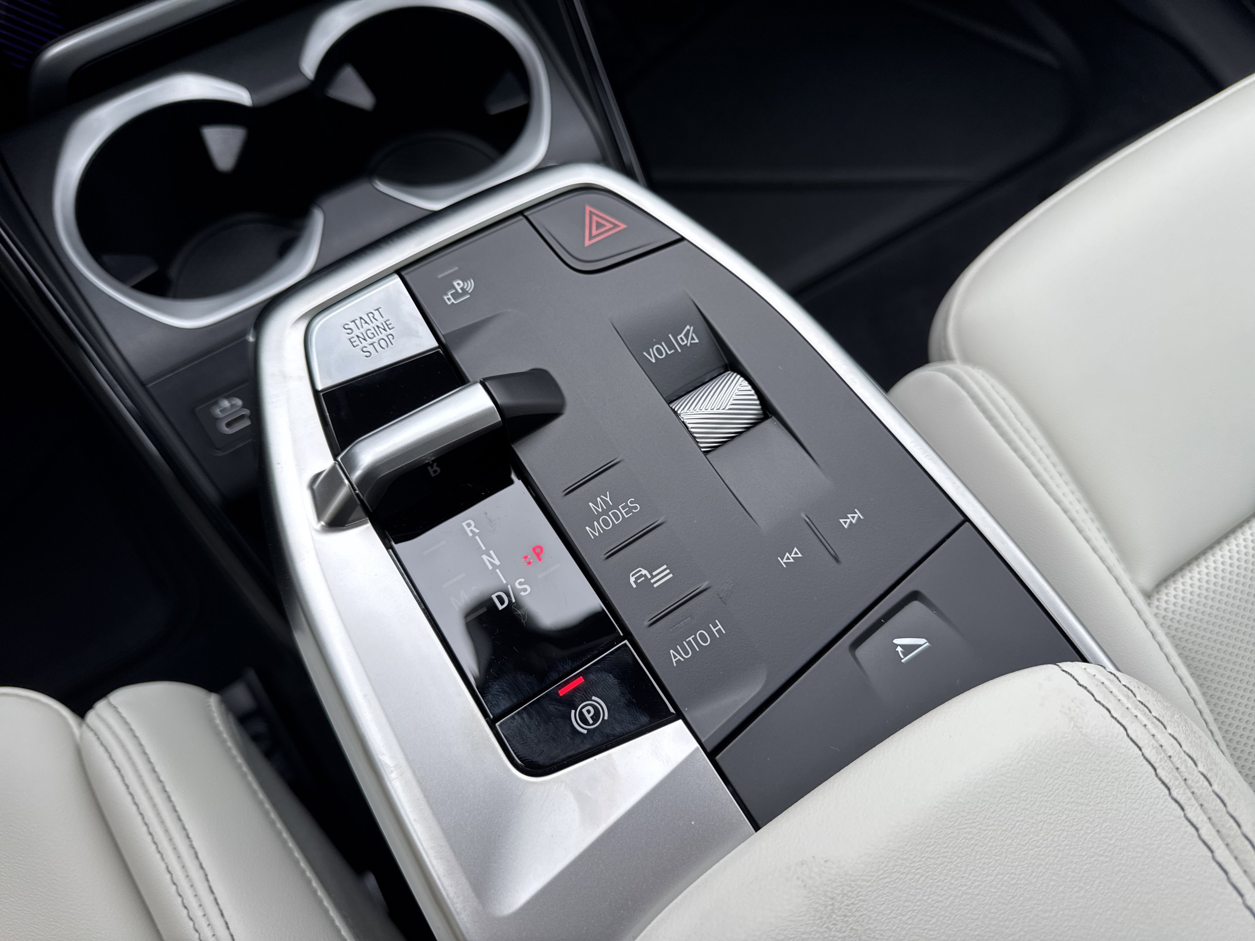 New 2026 BLACK SAPHORE BMW xDrive28i image 16