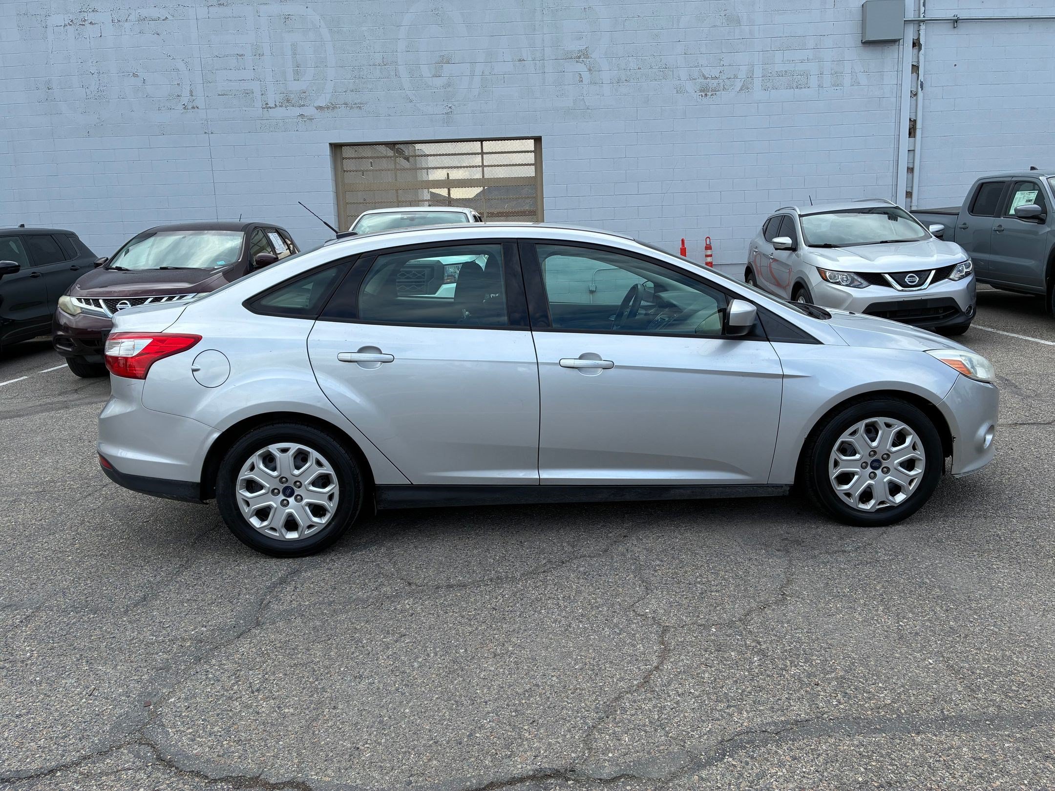 Used 2012 Ingot Silver Ford SE image 3