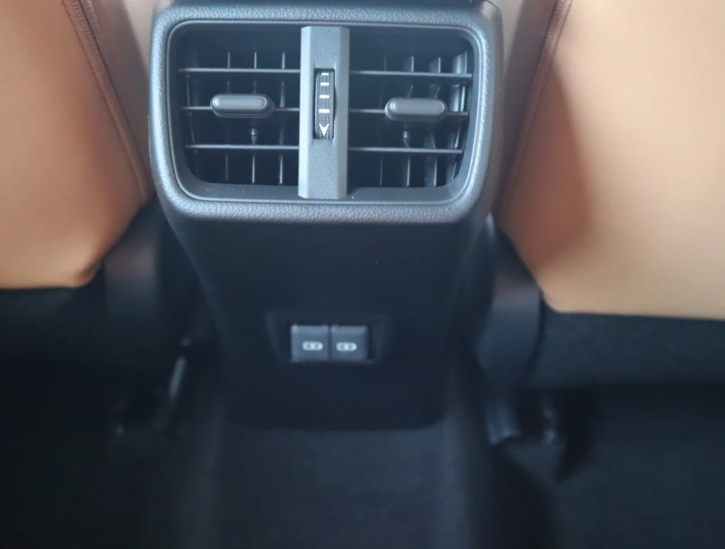 New 2026  Lexus 300h image 36