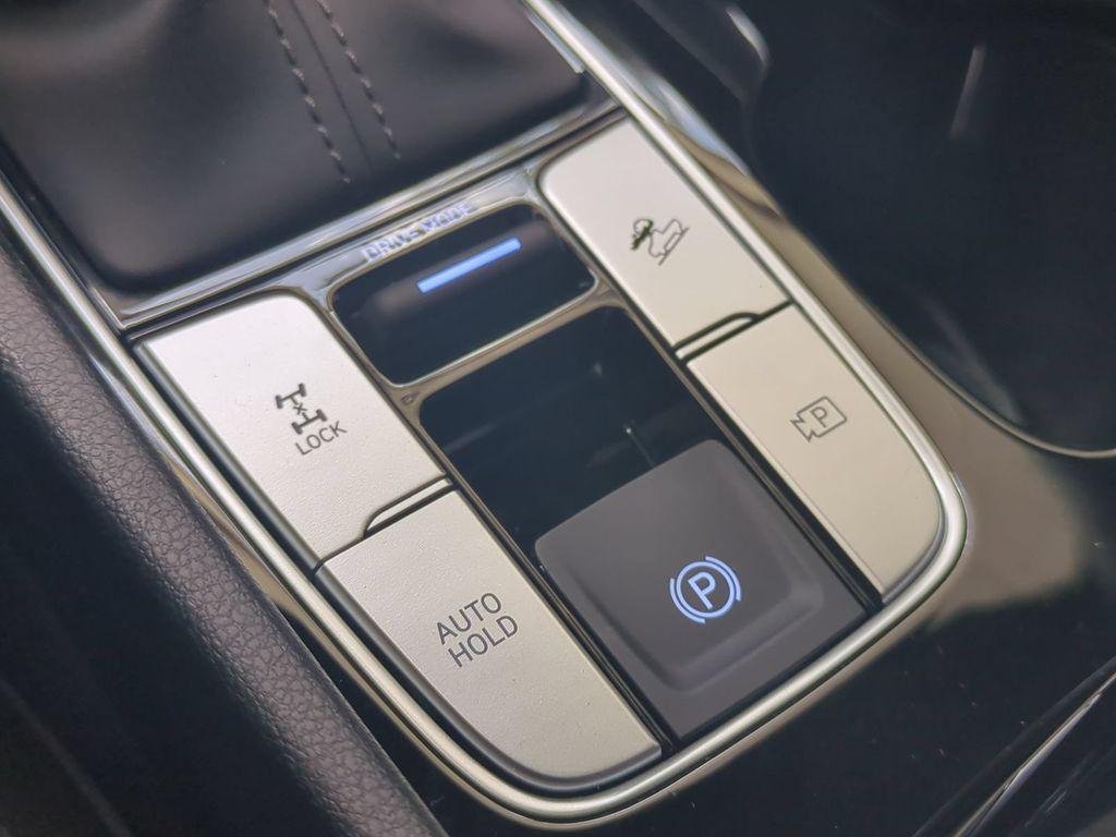New 2026 White Hyundai SEL Activity AWD image 29