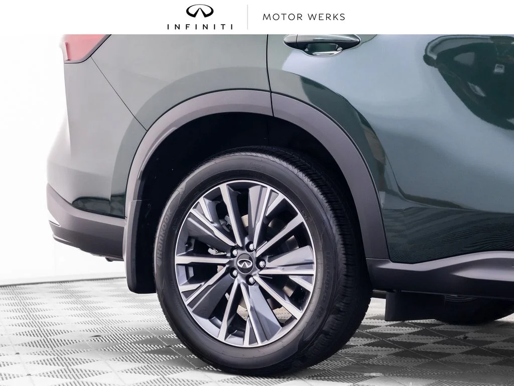 New 2027 DEEP EMERALD INFINITI Luxe AWD image 37
