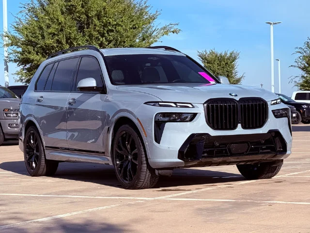 Used 2024 Gray BMW xDrive40i image 7