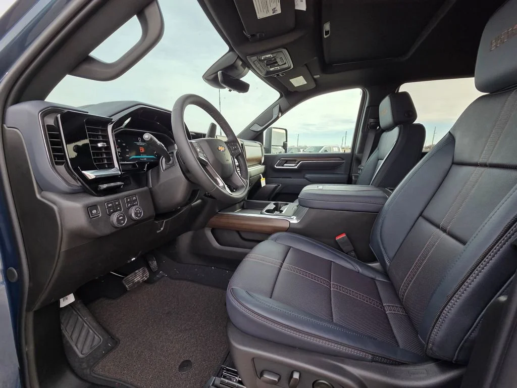 2026 Chevrolet Silverado 3500 HD High Country - Photo 16