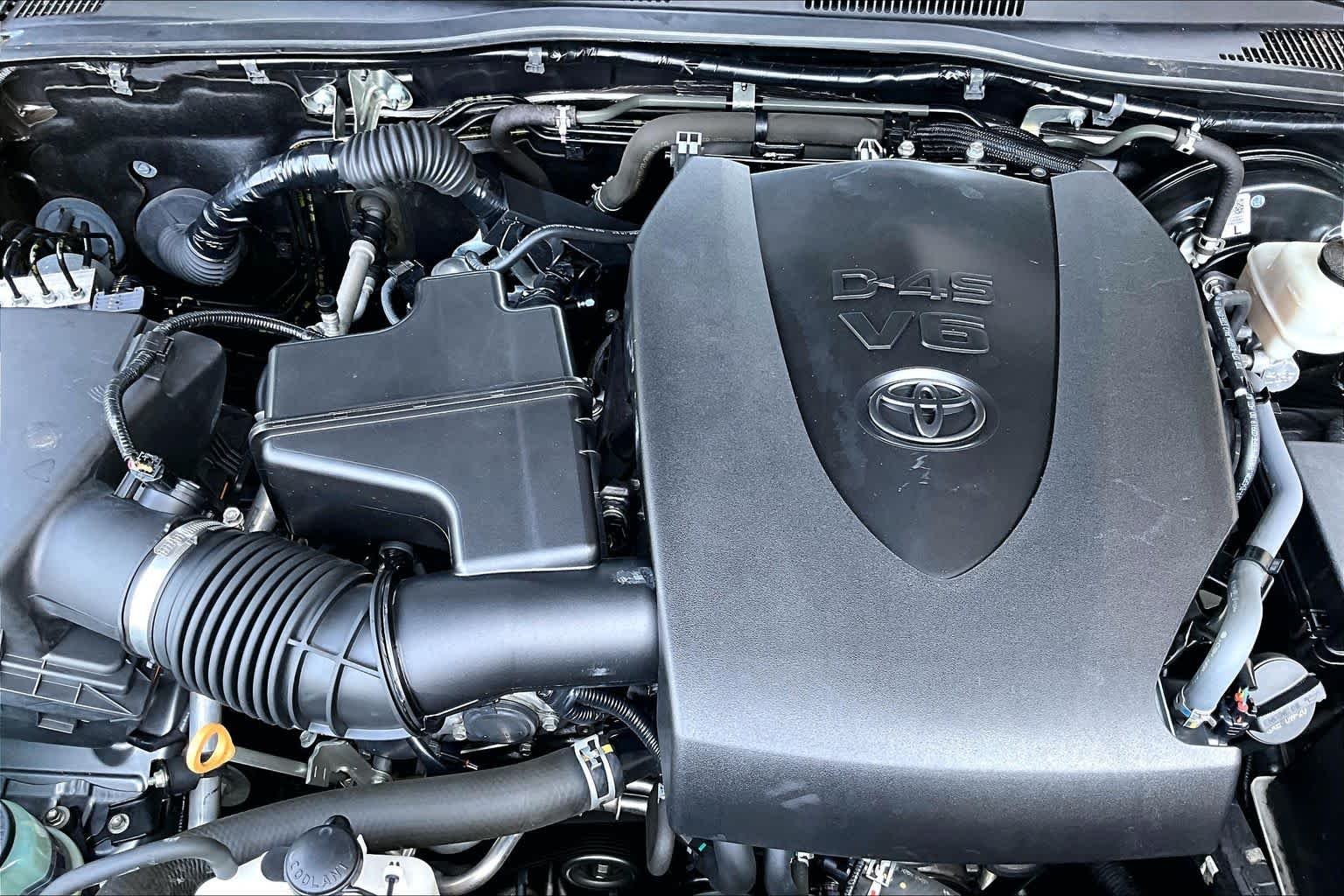 Used 2021 Magnetic Gray Metallic Toyota SR5 image 33