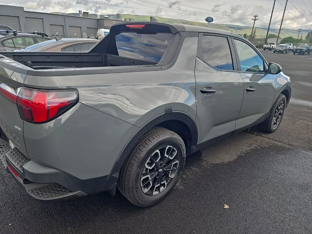 Used 2022 Hampton Gray Hyundai SEL image 3