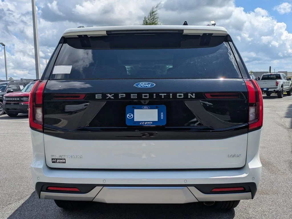 New 2026 Star White Metallic Tri-Coat Ford Platinum image 5