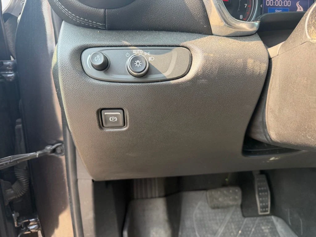 Used 2022 Gray Chevrolet LT image 24