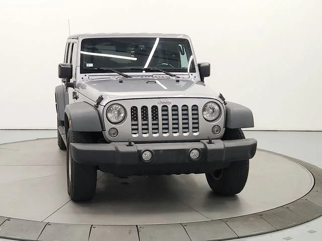 Used 2015 Silver Jeep Unlimited Sport image 3