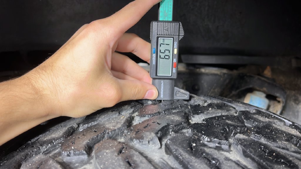 Used 2015 Gray Toyota Base image 40