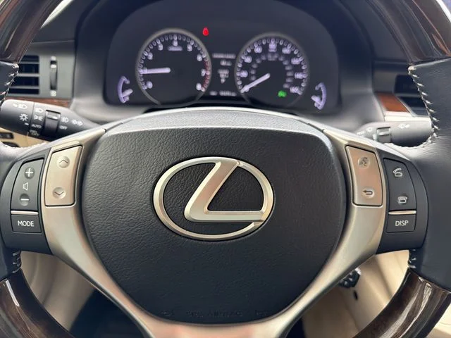 Used 2013 Gray Lexus 350 image 30
