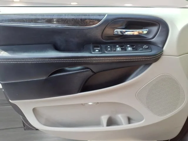 Used 2015 Gray Chrysler Touring-L image 15