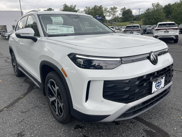 New 2026 Pure White Volkswagen 2.0T SE image 3