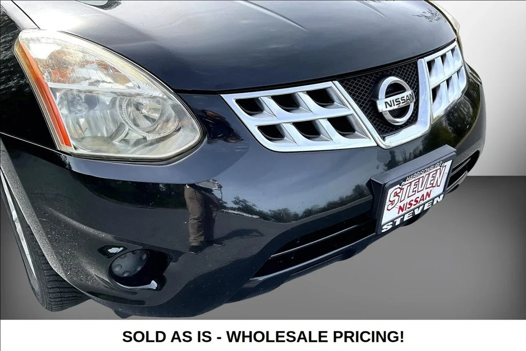 Used 2013 Black Nissan SV image 37
