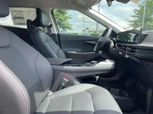 New 2026 Gray Kia Wind image 13