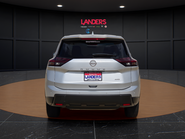 Used 2025 Silver Nissan SV image 3