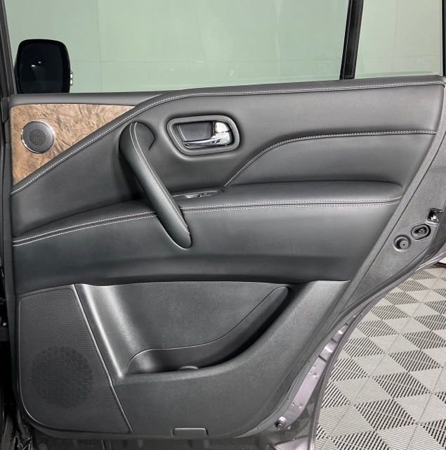 Used 2024 Gray INFINITI Premium Select image 29